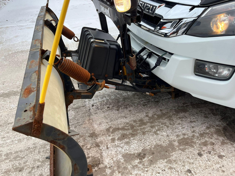Pick-up Isuzu D-max 4x4 SNOW PLOW & SPREADER: das Bild 11