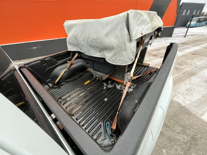 Pick-up Isuzu D-max 4x4 SNOW PLOW & SPREADER: das Bild 14