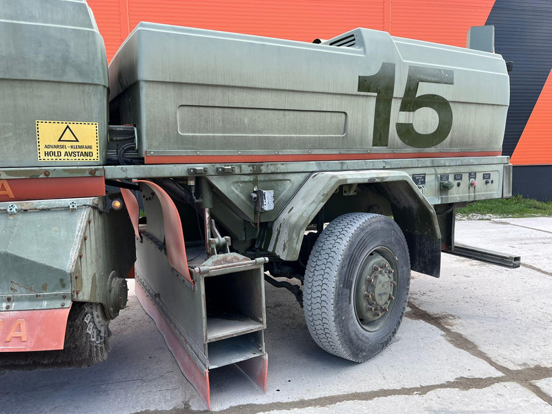 Kehrmaschine Iveco Fresia F 2000 4x4 SNOW PLOW / BROOM / BLOWER: das Bild 11