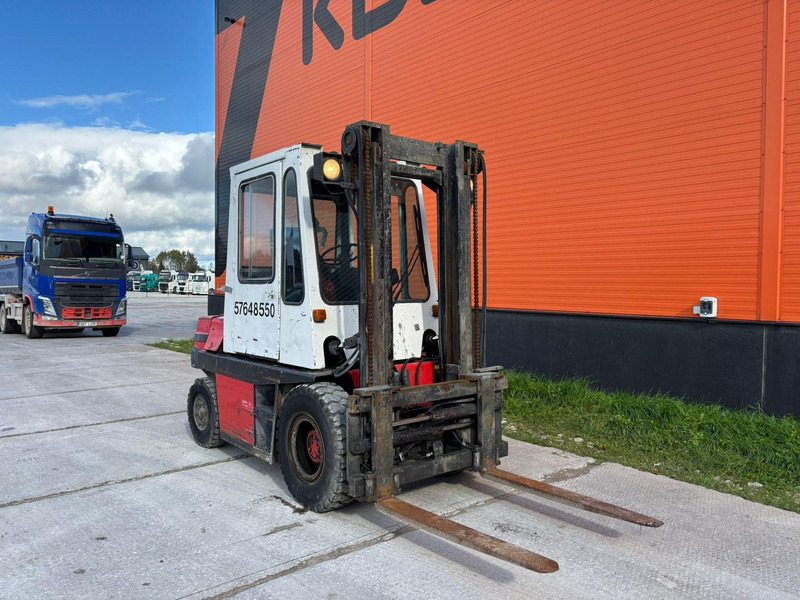Kalmar DB 4-500 - Dieselstapler: das Bild 3 Kalmar DB 4-500 - Dieselstapler: das Bild 3
