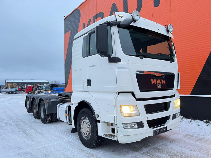 MAN TGX 35.540 8x4*4 9 TON FRONT AXLE / HYDRAULICS / PTO / INTARDER / CHASSIS L=6850 mm - Fahrgestell LKW: das Bild 4 MAN TGX 35.540 8x4*4 9 TON FRONT AXLE / HYDRAULICS / PTO / INTARDER / CHASSIS L=6850 mm - Fahrgestell LKW: das Bild 4