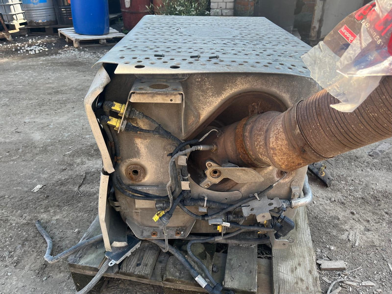 Mercedes-Benz ACTROS MP4 KATALYSATOR A0054900712 - Fahrzeugkatalysator für LKW: das Bild 4 Mercedes-Benz ACTROS MP4 KATALYSATOR A0054900712 - Fahrzeugkatalysator für LKW: das Bild 4