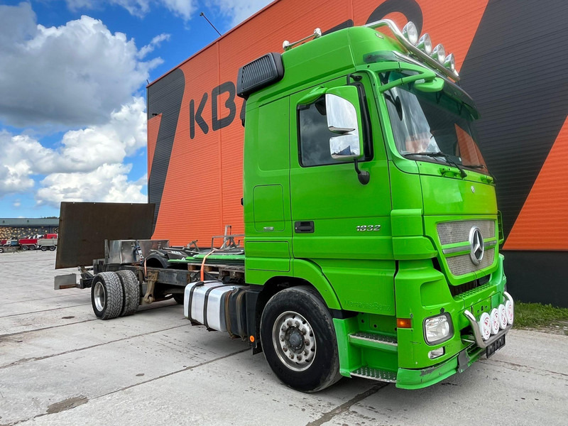 Mercedes-Benz Actros 1832 4x2 V6 ENGINE / CHASSIS L=7100 mm - Fahrgestell LKW: das Bild 4 Mercedes-Benz Actros 1832 4x2 V6 ENGINE / CHASSIS L=7100 mm - Fahrgestell LKW: das Bild 4