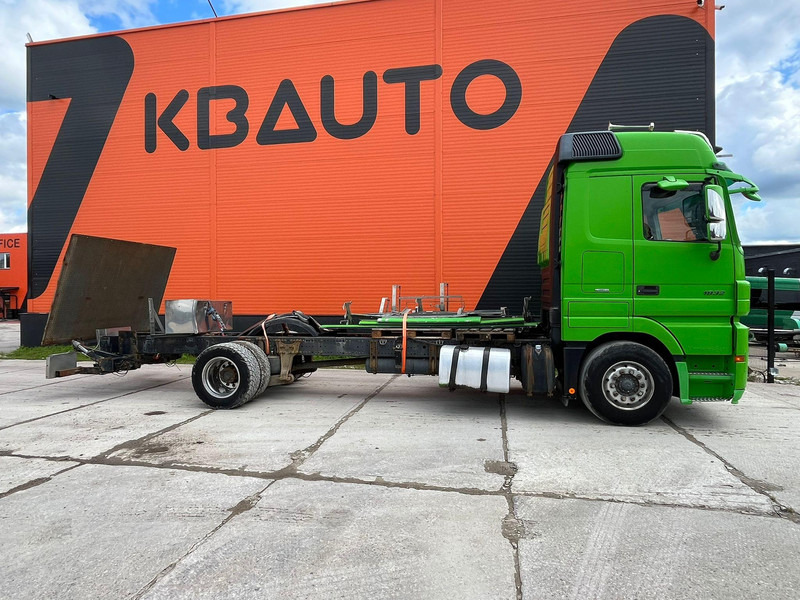 Mercedes-Benz Actros 1832 4x2 V6 ENGINE / CHASSIS L=7100 mm - Fahrgestell LKW: das Bild 5 Mercedes-Benz Actros 1832 4x2 V6 ENGINE / CHASSIS L=7100 mm - Fahrgestell LKW: das Bild 5