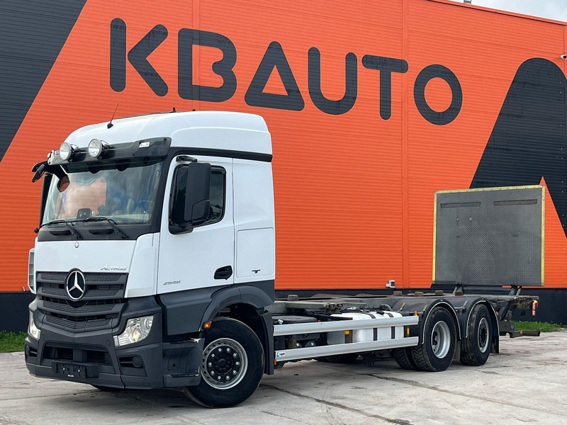 Mercedes-Benz Actros 2548 6x2*4 RETARDER / CHASSIS L= 7870 mm - Containerwagen/ Wechselfahrgestell LKW: das Bild 1 Mercedes-Benz Actros 2548 6x2*4 RETARDER / CHASSIS L= 7870 mm - Containerwagen/ Wechselfahrgestell LKW: das Bild 1