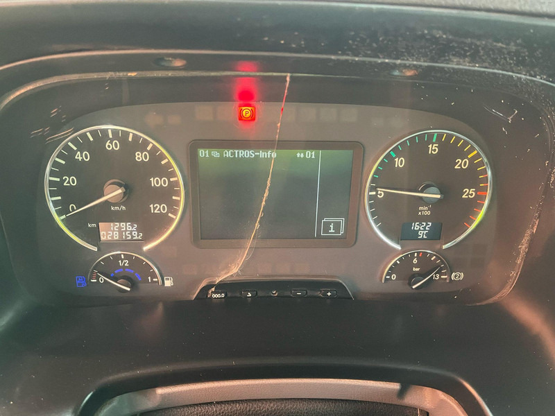 Mercedes-Benz Actros 2636 6x4 FOR SALE AS CHASSIS / ONLY 28159 km / V6 ENGINE / FULL STEEL - Leasing Mercedes-Benz Actros 2636 6x4 FOR SALE AS CHASSIS / ONLY 28159 km / V6 ENGINE / FULL STEEL: das Bild 14