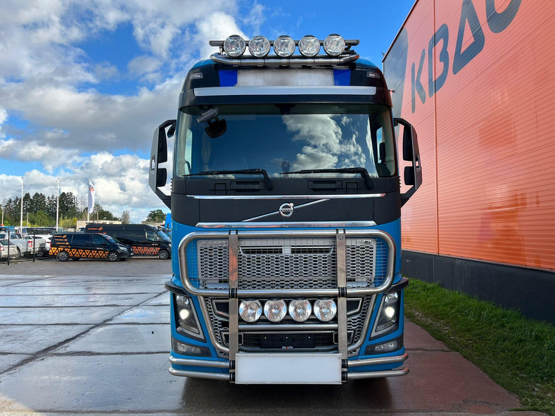 Volvo FH 16 750 8x4 GCW 130 ton / GLOBE XL / HYDRAULICS / BIG AXLES - Sattelzugmaschine: das Bild 2 Volvo FH 16 750 8x4 GCW 130 ton / GLOBE XL / HYDRAULICS / BIG AXLES - Sattelzugmaschine: das Bild 2
