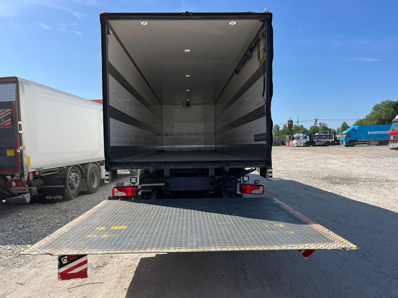 Koffer LKW Scania P 360 6x2*4 BOX L=9685 mm: das Bild 10