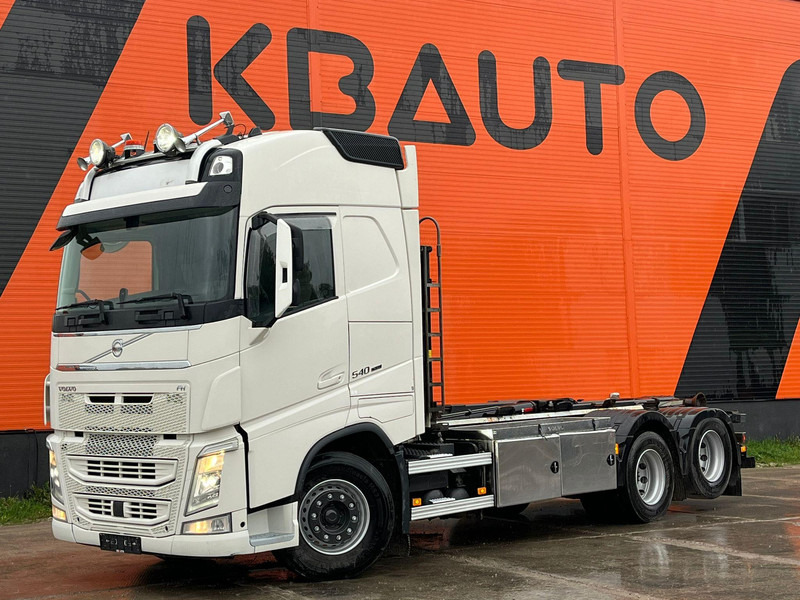 Volvo FH 540 6x4 HIAB 21 ton / L=5600 mm / RETARDER / TANDEM AXLE LIFT - Abrollkipper: das Bild 1 Volvo FH 540 6x4 HIAB 21 ton / L=5600 mm / RETARDER / TANDEM AXLE LIFT - Abrollkipper: das Bild 1
