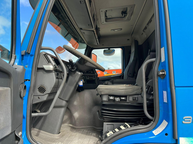 Pritsche LKW, Autokran Volvo FM 9 300 6x2*4 HIAB 085D-3 / PLATFORM L=6320 mm: das Bild 20
