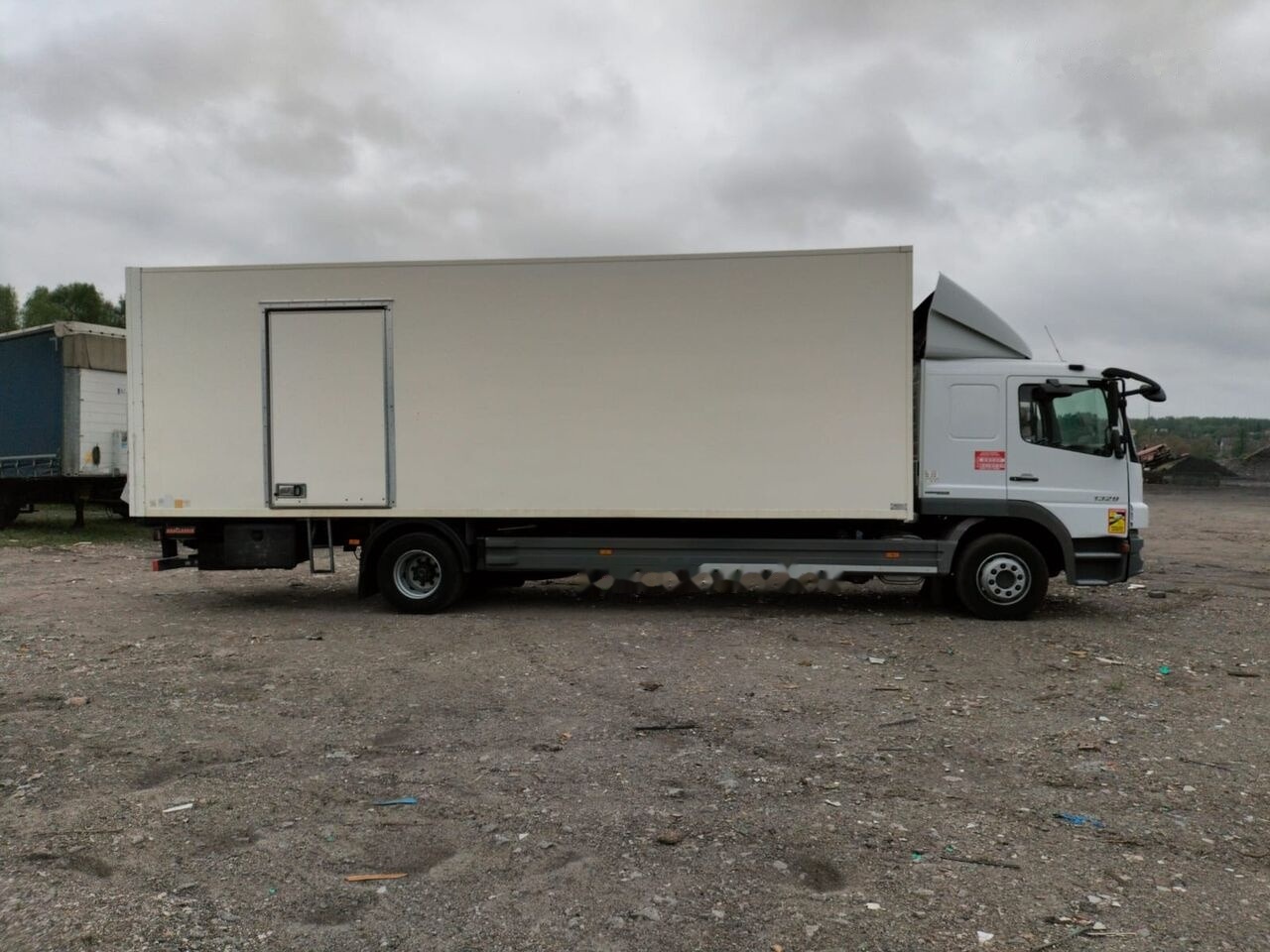 Mercedes-Benz ATEGO 1329 - Isotherm LKW: das Bild 3 Mercedes-Benz ATEGO 1329 - Isotherm LKW: das Bild 3