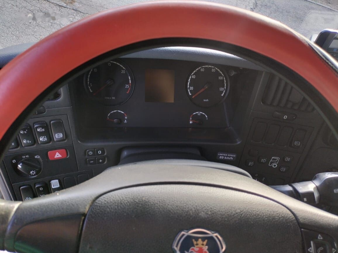 Sattelzugmaschine Scania P450: das Bild 9