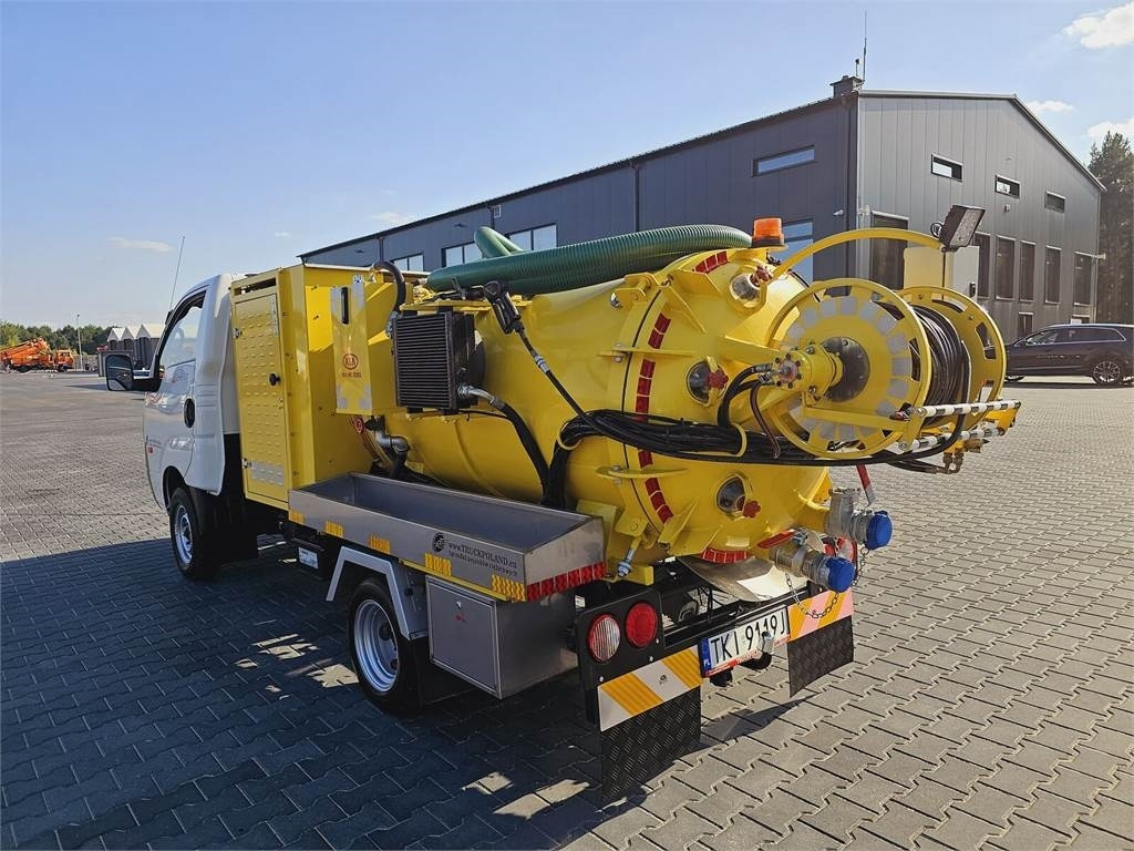 Isuzu Kia on categories B COMBI WUKO FOR DUCT CLEANING 2 - Saug-/ Spülfahrzeug: das Bild 5 Isuzu Kia on categories B COMBI WUKO FOR DUCT CLEANING 2 - Saug-/ Spülfahrzeug: das Bild 5