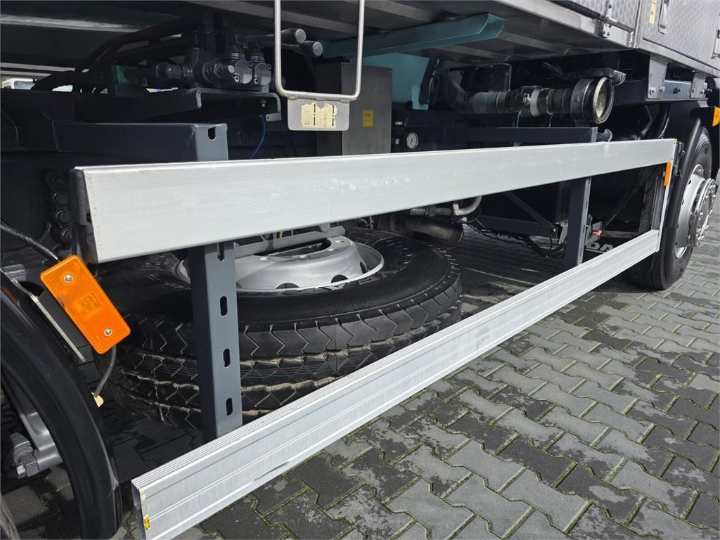 Kommunal-/ Sonderfahrzeug DAF WUKO JUROP KOMBI FOR SEWAGE CLEANING: das Bild 26
