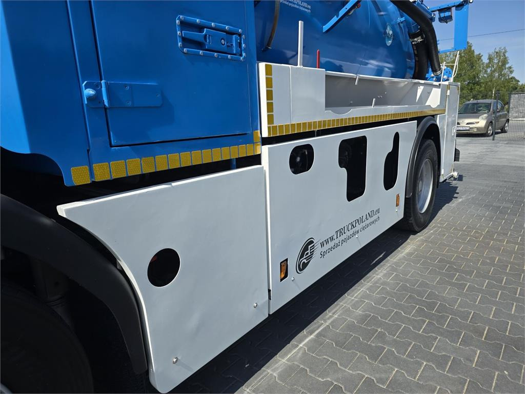 Kommunal-/ Sonderfahrzeug Renault 4x2 WUKO RIVARD for collecting liquid waste: das Bild 10 Kommunal-/ Sonderfahrzeug Renault 4x2 WUKO RIVARD for collecting liquid waste: das Bild 10