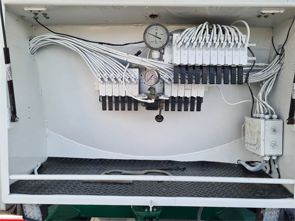 Tankauflieger Lambrecht with suction WELGRO fodder, flour, wheat: das Bild 20 Tankauflieger Lambrecht with suction WELGRO fodder, flour, wheat: das Bild 20