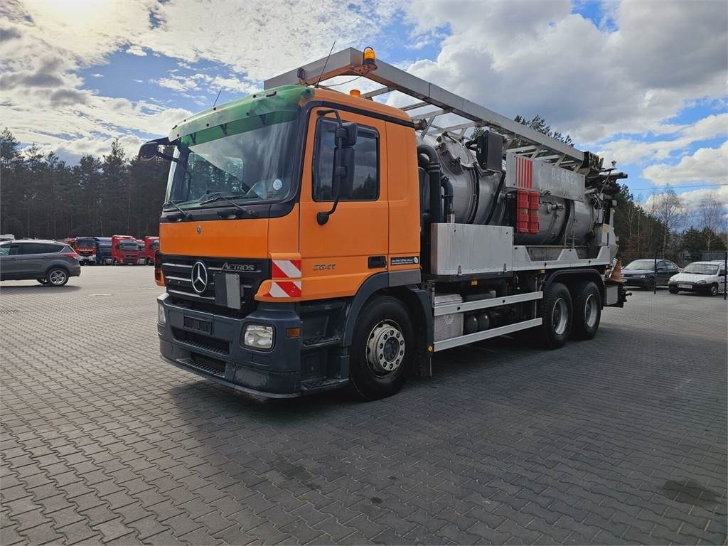Mercedes-Benz WUKO KROLL COMBI FOR SEWER CLEANING - Saug-/ Spülfahrzeug: das Bild 4 Mercedes-Benz WUKO KROLL COMBI FOR SEWER CLEANING - Saug-/ Spülfahrzeug: das Bild 4
