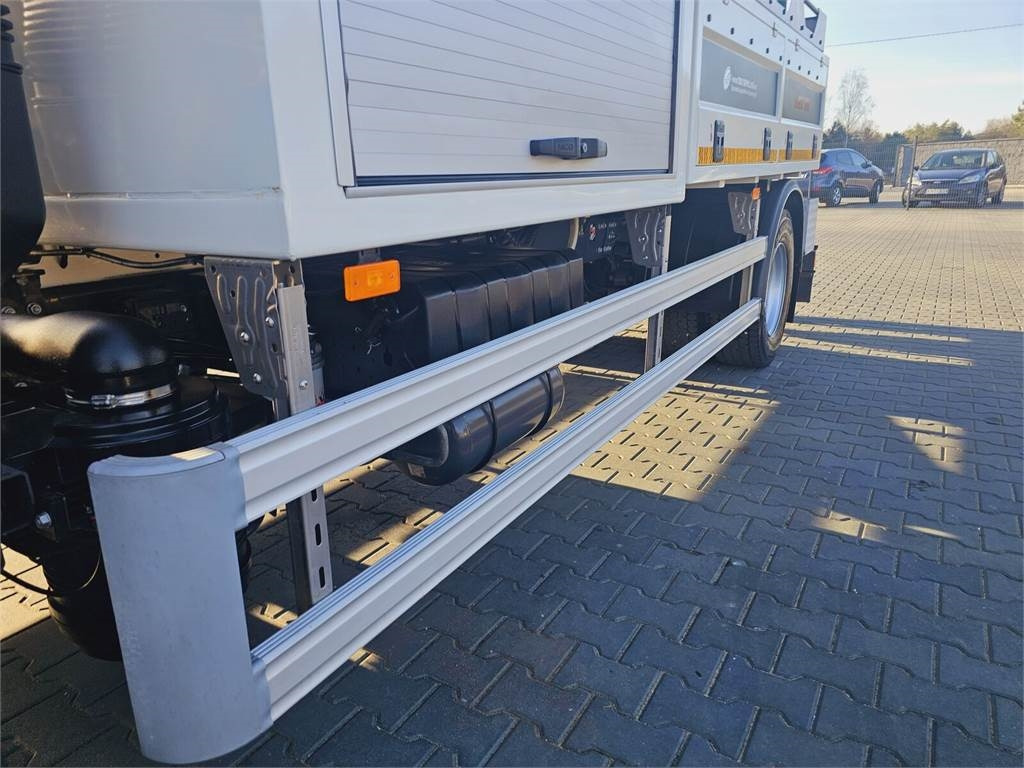 Saug-/ Spülfahrzeug Renault GAMA KANRO KOMBI 5000: das Bild 10