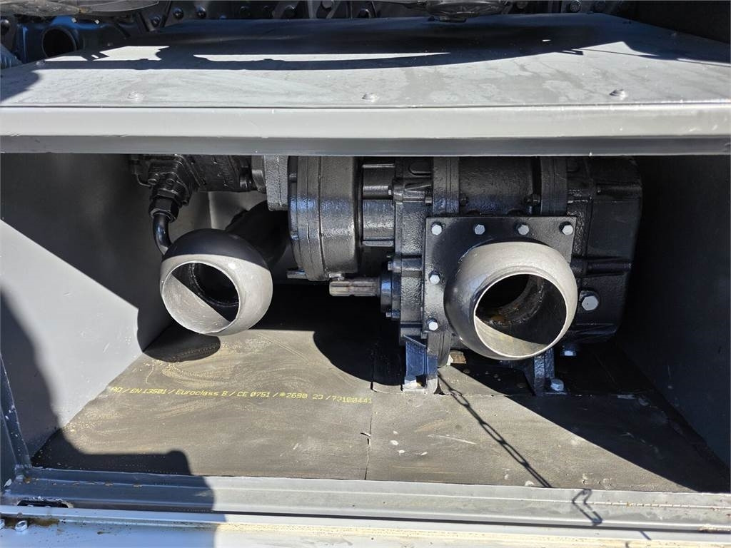 Scania Larsen FlexVac 311 Vacuum suction loader - Saug-/ Spülfahrzeug: das Bild 3 Scania Larsen FlexVac 311 Vacuum suction loader - Saug-/ Spülfahrzeug: das Bild 3