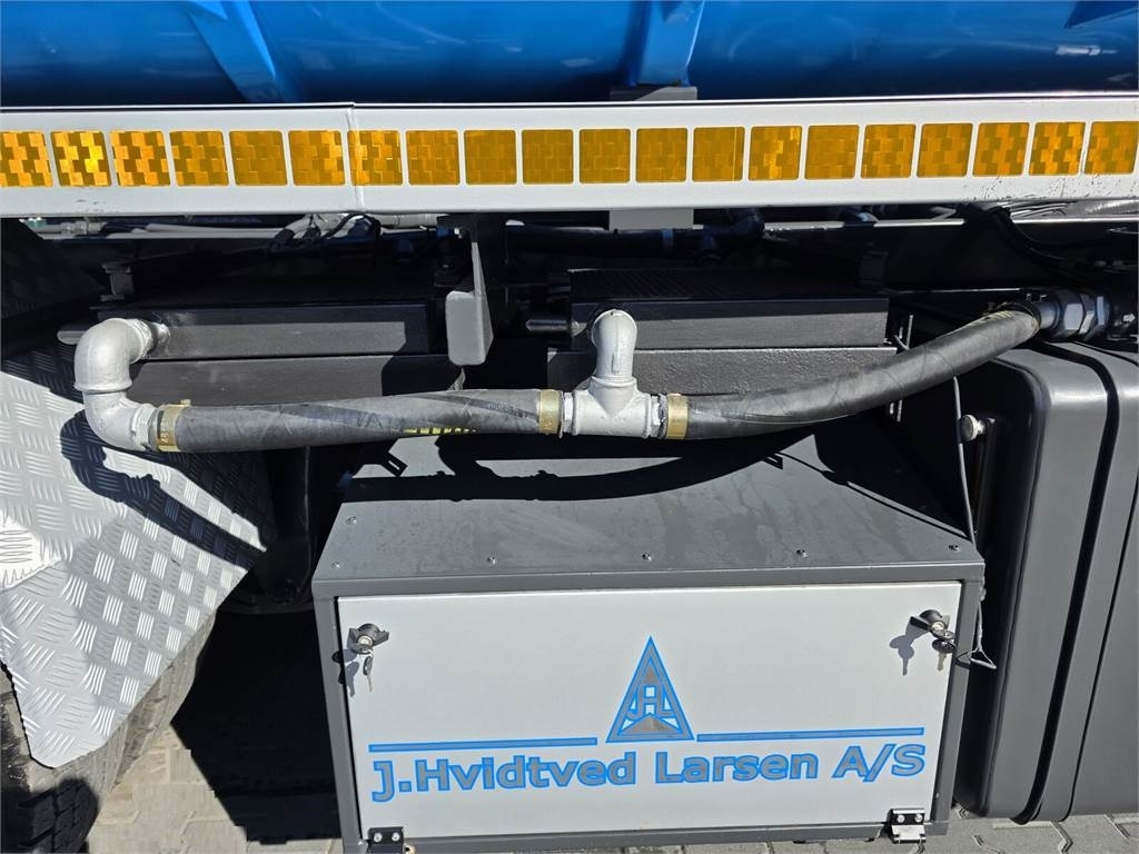 Scania Larsen FlexVac 311 Vacuum suction loader - Saug-/ Spülfahrzeug: das Bild 2 Scania Larsen FlexVac 311 Vacuum suction loader - Saug-/ Spülfahrzeug: das Bild 2