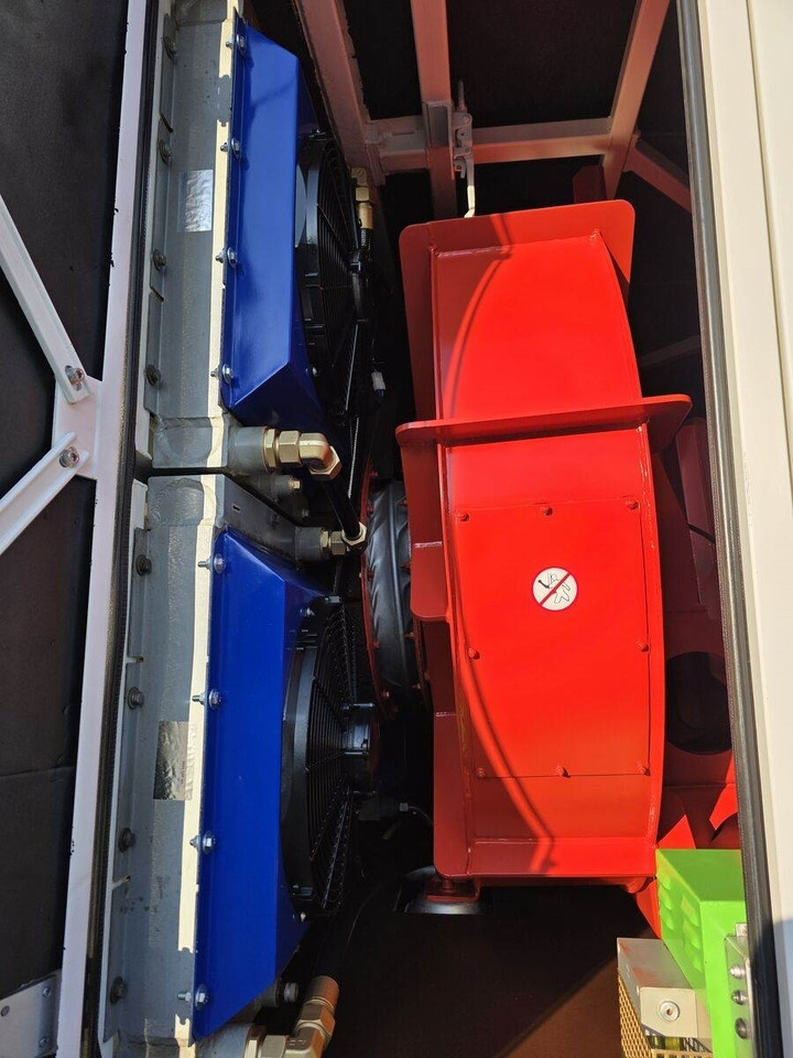 Scania V8 R580 MTS DINO 5 TRIPLE 54000V Saugbagger cleane - Bagger: das Bild 5 Scania V8 R580 MTS DINO 5 TRIPLE 54000V Saugbagger cleane - Bagger: das Bild 5