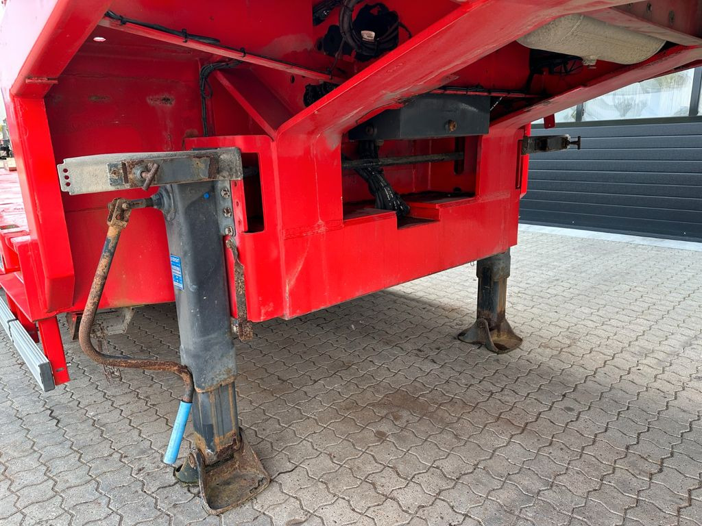 Goldhofer Tieflader / Zwangslenkung / ausziehbar Goldhofer Tieflader / Zwangslenkung / ausziehbar - Tieflader Auflieger: das Bild 3 Goldhofer Tieflader / Zwangslenkung / ausziehbar Goldhofer Tieflader / Zwangslenkung / ausziehbar - Tieflader Auflieger: das Bild 3