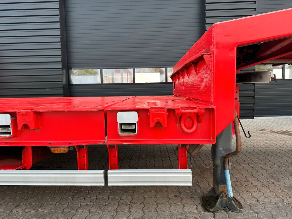 Goldhofer Tieflader / Zwangslenkung / ausziehbar Goldhofer Tieflader / Zwangslenkung / ausziehbar - Tieflader Auflieger: das Bild 5 Goldhofer Tieflader / Zwangslenkung / ausziehbar Goldhofer Tieflader / Zwangslenkung / ausziehbar - Tieflader Auflieger: das Bild 5