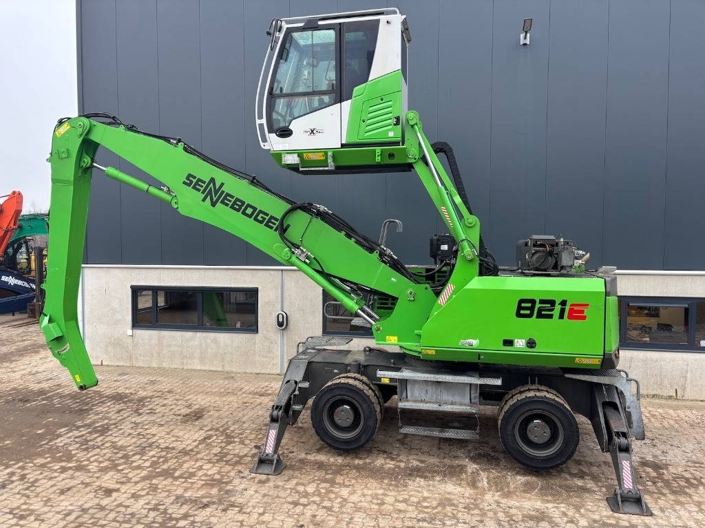 Sennebogen 821 E - Umschlagbagger: das Bild 2 Sennebogen 821 E - Umschlagbagger: das Bild 2