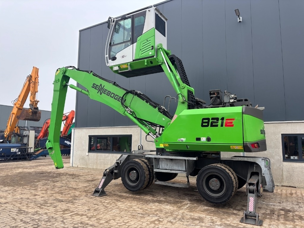 Sennebogen 821 E - Umschlagbagger: das Bild 3 Sennebogen 821 E - Umschlagbagger: das Bild 3
