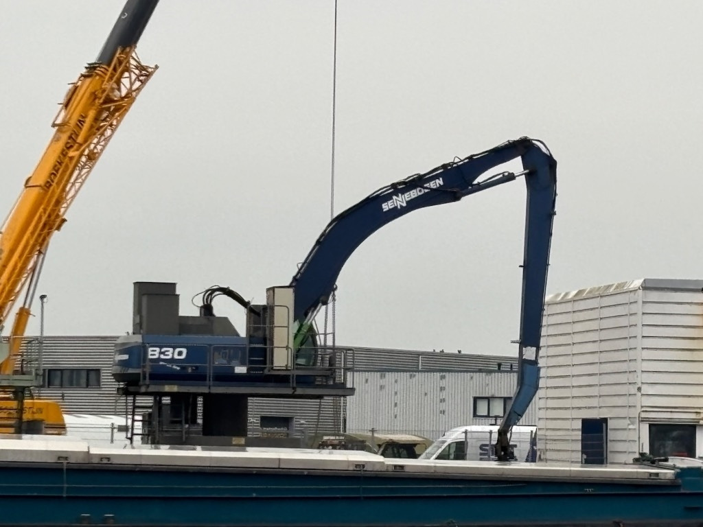Umschlagbagger Sennebogen 830 Electric / 830A: das Bild 9