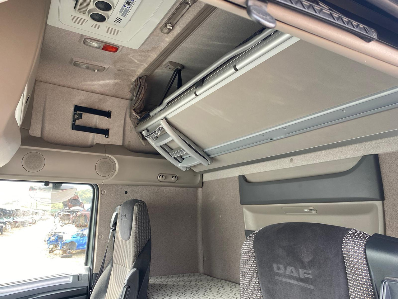 Sattelzugmaschine DAF XF 510 Super Space Cab: das Bild 16