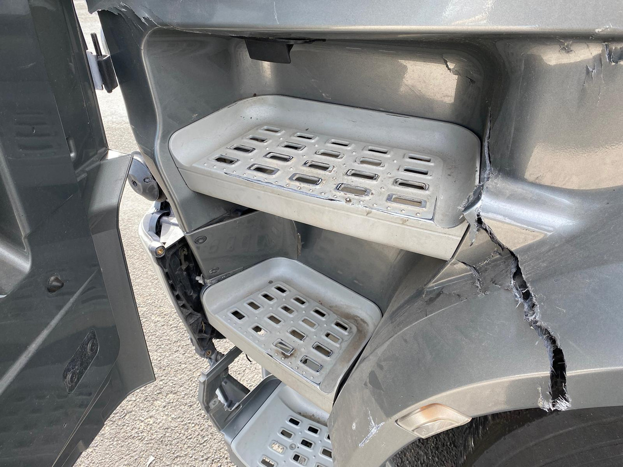 Sattelzugmaschine DAF XF 510 Super Space Cab: das Bild 19