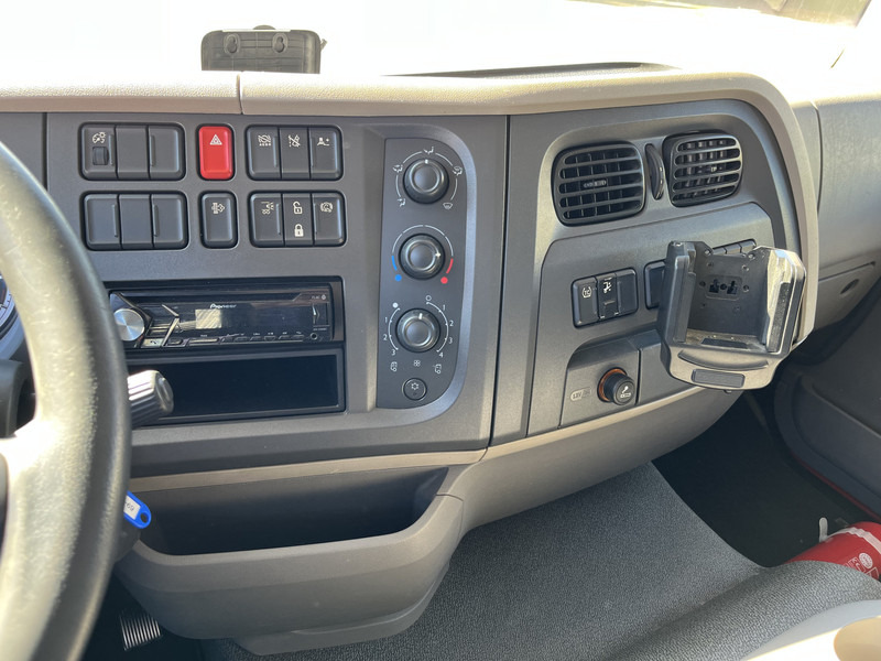DAF LF 210 FA / 12 Ton / 339 dkm / Box / Loadlift / NL Truck - Koffer LKW: das Bild 5 DAF LF 210 FA / 12 Ton / 339 dkm / Box / Loadlift / NL Truck - Koffer LKW: das Bild 5