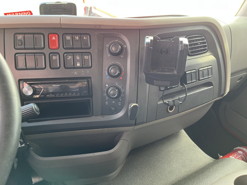 DAF LF 210 FA / 12 Ton / 344 dkm / Koffer / LBW / NL LKW - Koffer LKW: das Bild 4 DAF LF 210 FA / 12 Ton / 344 dkm / Koffer / LBW / NL LKW - Koffer LKW: das Bild 4