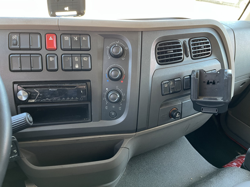 DAF LF 210 FA / 12 Ton / 354 dkm / Box / Laadklep / NL Truck - Koffer LKW: das Bild 5 DAF LF 210 FA / 12 Ton / 354 dkm / Box / Laadklep / NL Truck - Koffer LKW: das Bild 5