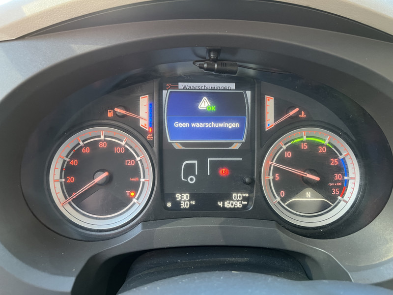 DAF LF 210 FA / 12 Ton / 416 dkm / Koffer / LBW / NL LKW - Koffer LKW: das Bild 4 DAF LF 210 FA / 12 Ton / 416 dkm / Koffer / LBW / NL LKW - Koffer LKW: das Bild 4