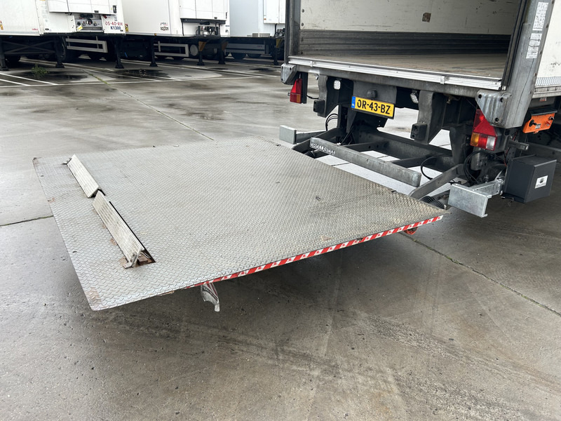 Fruehauf FSR MD4 / Box / Loadlift 2000 kg / Lift axle - Koffer Auflieger: das Bild 5 Fruehauf FSR MD4 / Box / Loadlift 2000 kg / Lift axle - Koffer Auflieger: das Bild 5