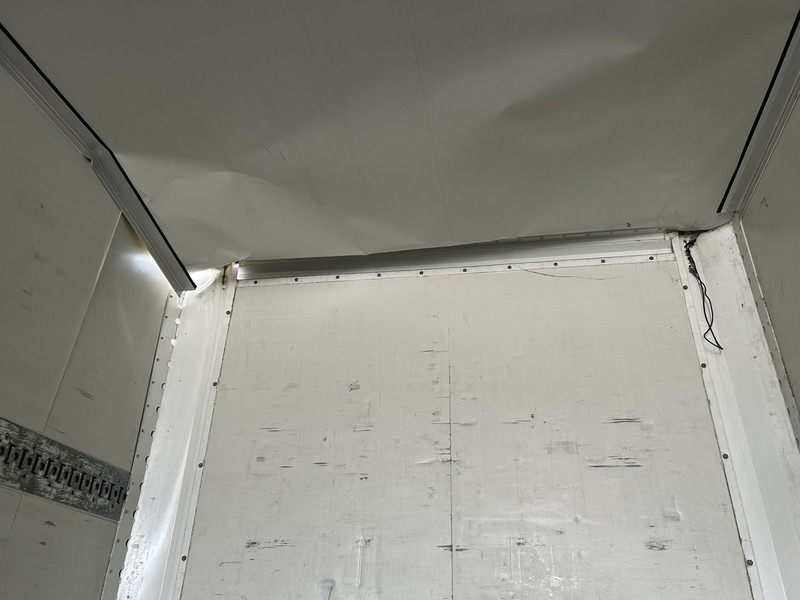 Krone DryLiner / Box / Front Damage / BPW Drum - Koffer Auflieger: das Bild 4 Krone DryLiner / Box / Front Damage / BPW Drum - Koffer Auflieger: das Bild 4