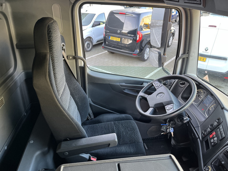 Mercedes-Benz Atego 818 / 8 Ton / 694 dkm / Box / Loadlift / APK TUV 07-25 - Koffer LKW: das Bild 3 Mercedes-Benz Atego 818 / 8 Ton / 694 dkm / Box / Loadlift / APK TUV 07-25 - Koffer LKW: das Bild 3