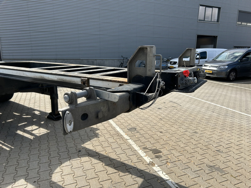 Renders Euro 800 / Container Chassis / 20 - 30 - 40 - 45 ft / SAF / APK TUV 11-25 - Container/ Wechselfahrgestell Auflieger: das Bild 3 Renders Euro 800 / Container Chassis / 20 - 30 - 40 - 45 ft / SAF / APK TUV 11-25 - Container/ Wechselfahrgestell Auflieger: das Bild 3