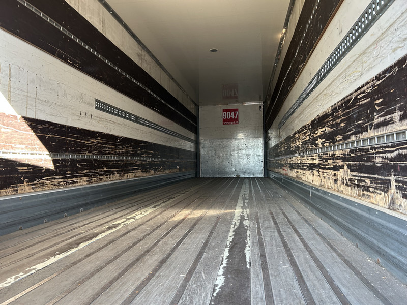 Renders ROC 12.10 City / Box / Loadlift 2000 kg / NL Trailer - Koffer Auflieger: das Bild 3 Renders ROC 12.10 City / Box / Loadlift 2000 kg / NL Trailer - Koffer Auflieger: das Bild 3