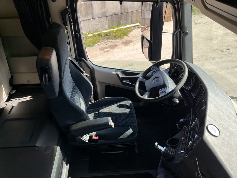 Mercedes-Benz Actros 1842 Streamspace / 933 dkm / 2 Tanks / NL Truck - Sattelzugmaschine: das Bild 3 Mercedes-Benz Actros 1842 Streamspace / 933 dkm / 2 Tanks / NL Truck - Sattelzugmaschine: das Bild 3