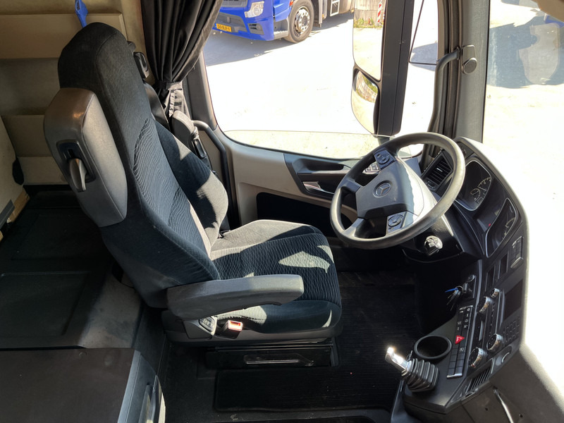 Mercedes-Benz Actros 1842 Streamspace / 945 dkm / 2 Tanks / NL Truck - Sattelzugmaschine: das Bild 3 Mercedes-Benz Actros 1842 Streamspace / 945 dkm / 2 Tanks / NL Truck - Sattelzugmaschine: das Bild 3