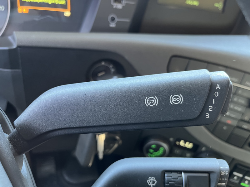 Volvo FH 420 Globetrotter / 794 dkm / 2 Tanks / VEB+ / APK TUV 07-25 - Sattelzugmaschine: das Bild 5 Volvo FH 420 Globetrotter / 794 dkm / 2 Tanks / VEB+ / APK TUV 07-25 - Sattelzugmaschine: das Bild 5