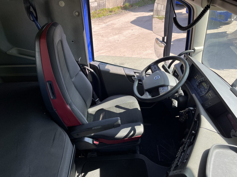 Volvo FH 420 Globetrotter / 921 dkm / 2 Tanks / VEB+ / 6x in stock - Sattelzugmaschine: das Bild 3 Volvo FH 420 Globetrotter / 921 dkm / 2 Tanks / VEB+ / 6x in stock - Sattelzugmaschine: das Bild 3