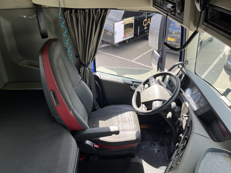 Volvo FH 420 Globetrotter / 939 dkm / 2 Tanks / VEB+ / APK TUV 07-25 - Sattelzugmaschine: das Bild 3 Volvo FH 420 Globetrotter / 939 dkm / 2 Tanks / VEB+ / APK TUV 07-25 - Sattelzugmaschine: das Bild 3