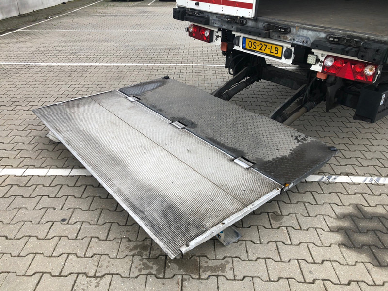 Schmitz Cargobull SCB S3B / Box Trailer / Loadlift 2000 kg / APK TUV 12-25 - Koffer Auflieger: das Bild 5 Schmitz Cargobull SCB S3B / Box Trailer / Loadlift 2000 kg / APK TUV 12-25 - Koffer Auflieger: das Bild 5