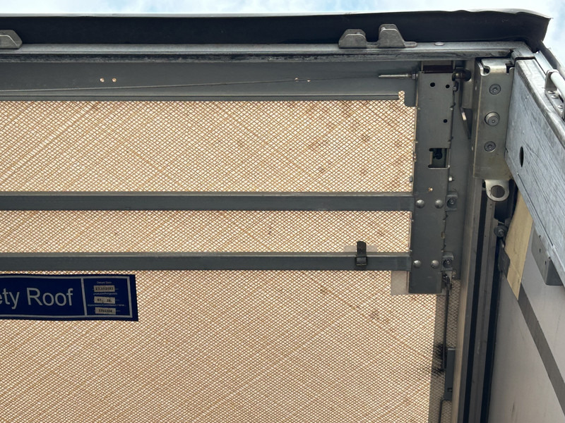 Schmitz Cargobull SCB S3T / Schuifzeil / Kooi Aap / Lift + Stuuras / APK 05-26 - Planenauflieger: das Bild 4 Schmitz Cargobull SCB S3T / Schuifzeil / Kooi Aap / Lift + Stuuras / APK 05-26 - Planenauflieger: das Bild 4