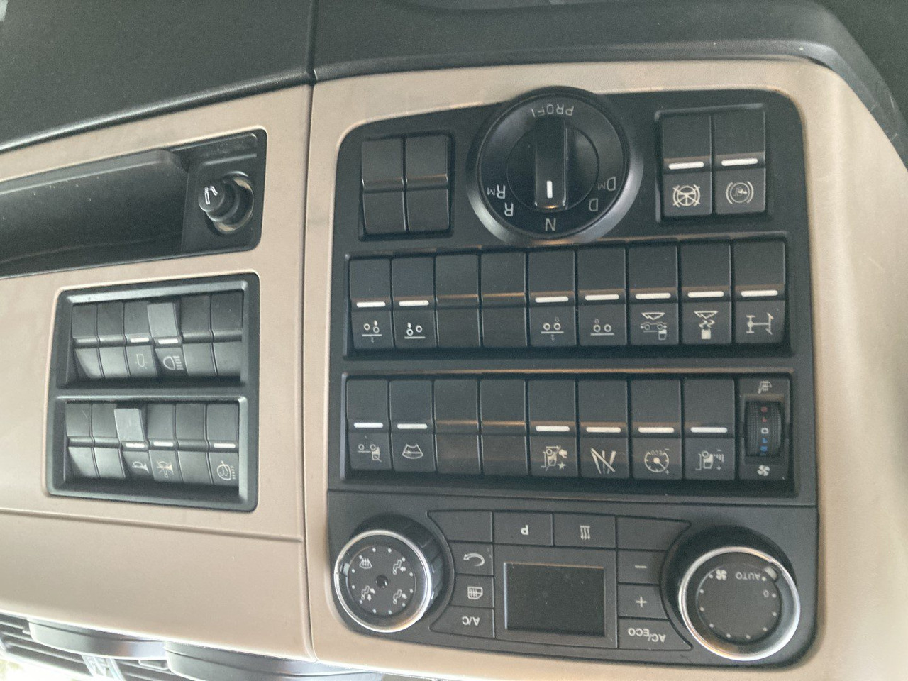 Sattelzugmaschine MAN Dragbil 6X2: das Bild 8 Sattelzugmaschine MAN Dragbil 6X2: das Bild 8