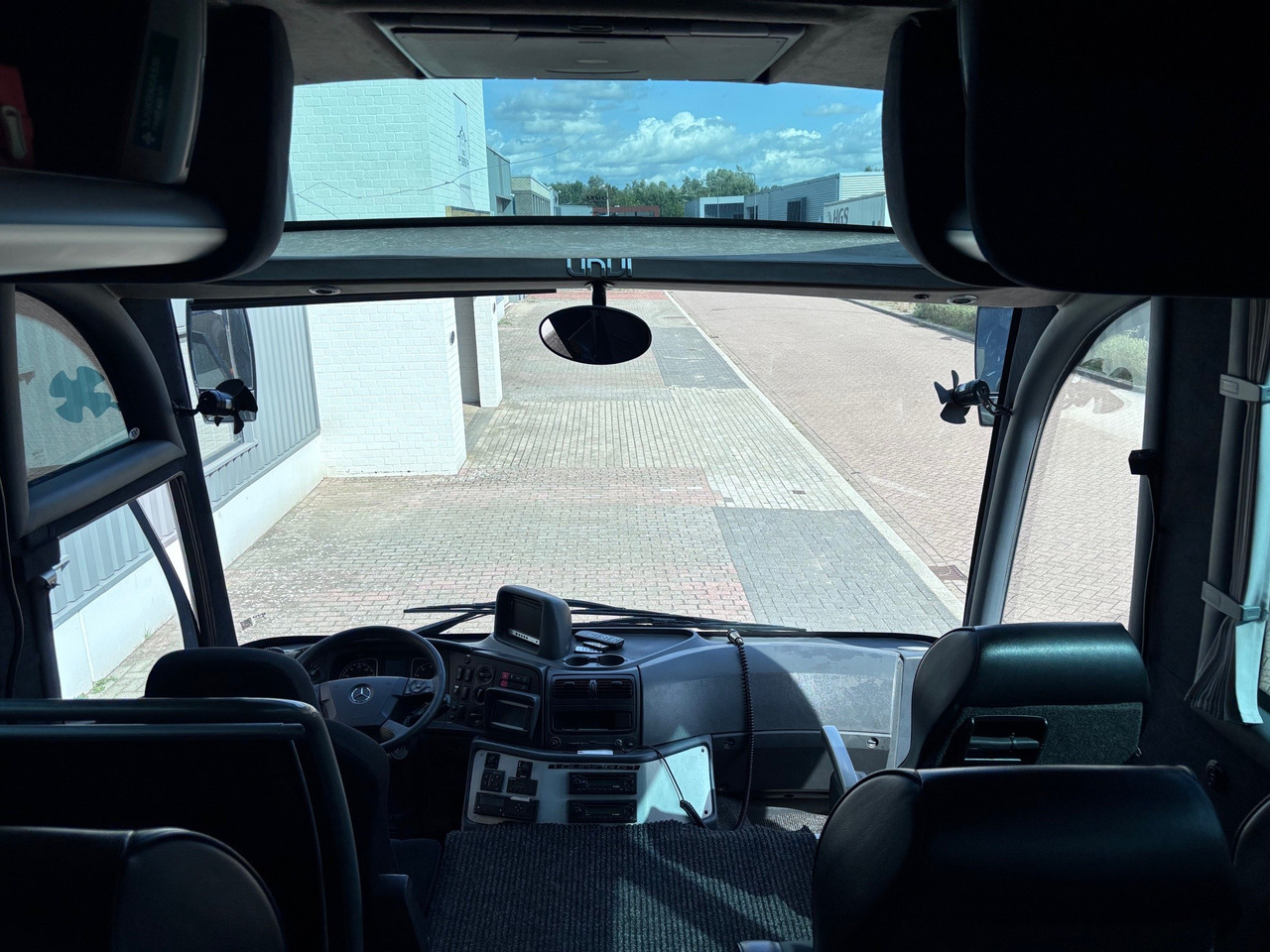 Reisebus Mercedes ATEGO 1530 Touring GT / UNVI: das Bild 15